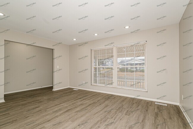 Foto del edificio - 12000 Kingshead Dr