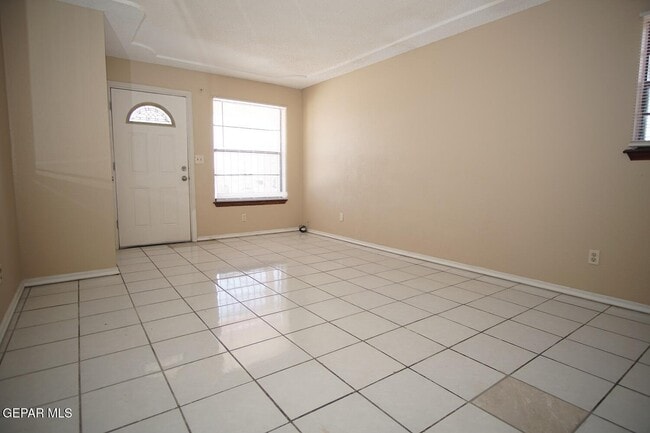 Building Photo - 10551 Kinross Ave