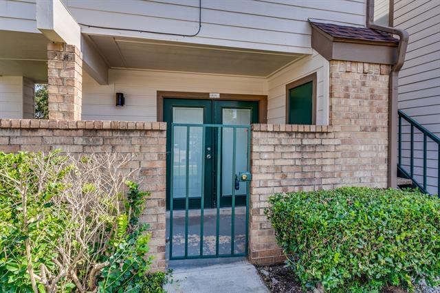 Building Photo - 2309 Balsam Dr