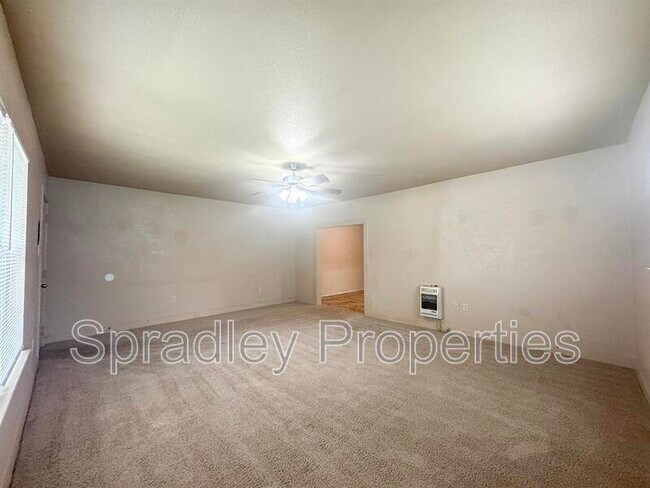 Foto del edificio - 234 W 7th Ave