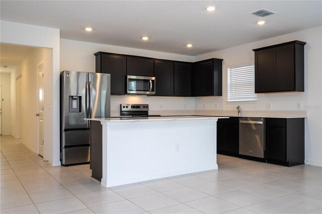 Foto del edificio - 471 Pine Tree Blvd