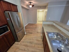 Building Photo - 2801 Chancellorsville Dr
