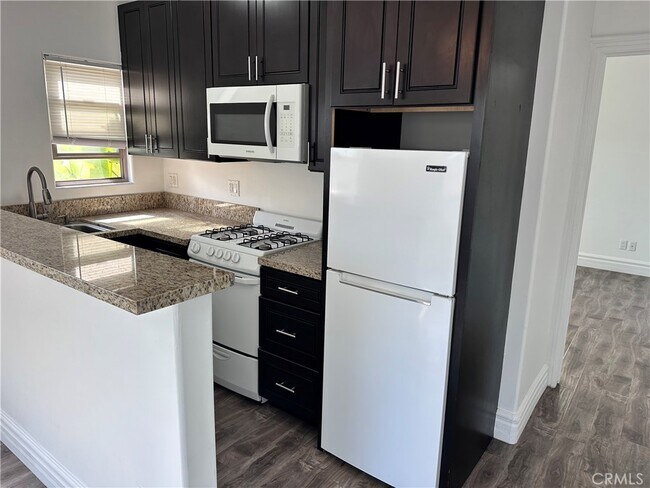 Foto del edificio - 1265 Cloverdale Ave