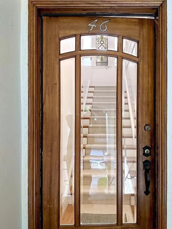 Foto del edificio - TOP FLOOR 3 BEDROOM FLAT