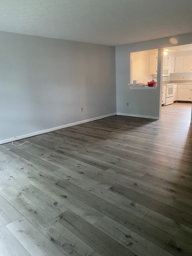 sala de estar - 32C Chestnut Ct