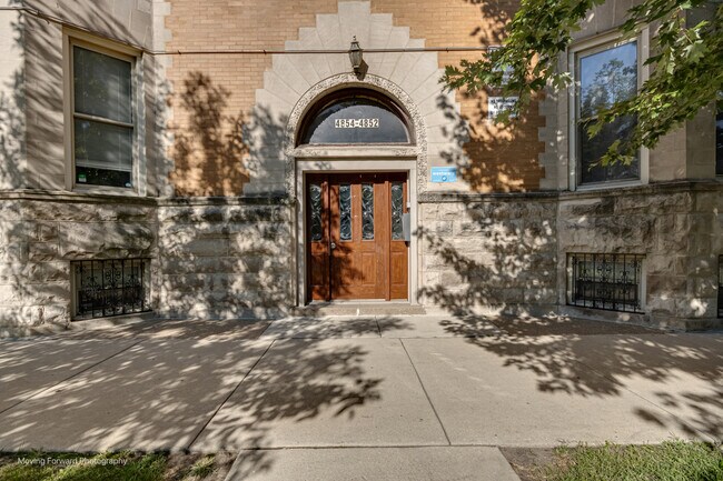 Foto del edificio - 4852 S Prairie Ave