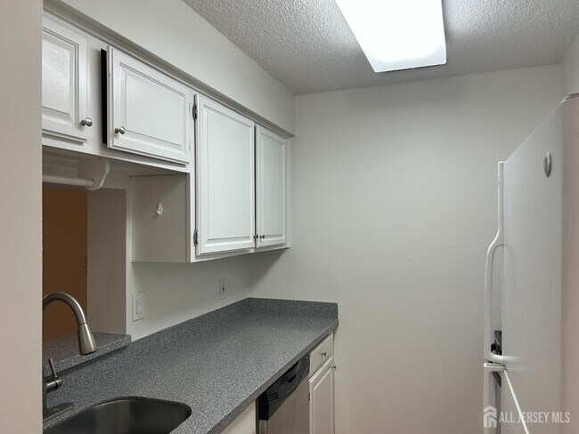 Foto del edificio - 5317 Ravens Crest Dr