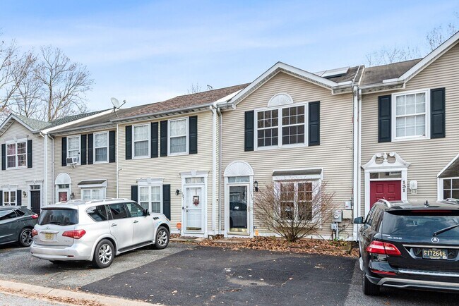 Foto del edificio - 133 Creekside Ct