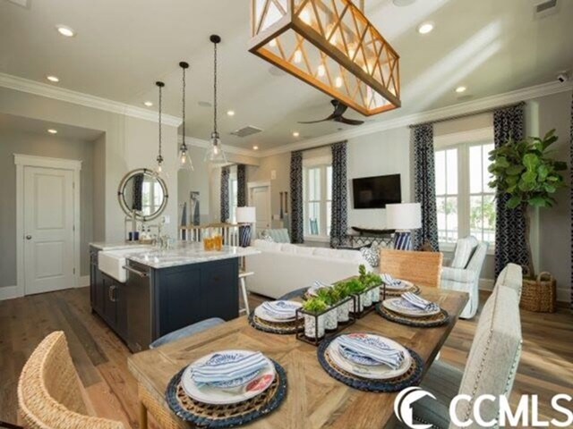 Building Photo - 8068 Living Bch St