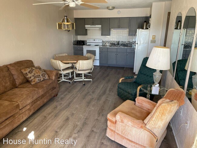 Building Photo - 1 br, 1 bath House - 4358 TAHITIAN GARDENS...