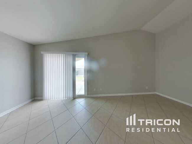 Foto del edificio - 9131 E Fairfield St