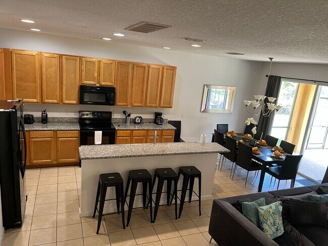 Foto del edificio - Upscale Resort Living YEAR ROUND! Huge 5 b...