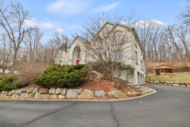 Foto del edificio - 326 Rock Ridge Ct