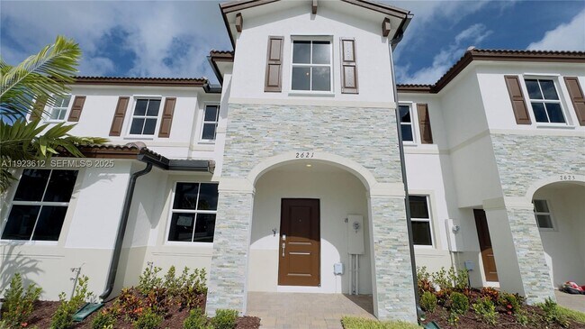 Foto del edificio - 2621 SE 27th Dr