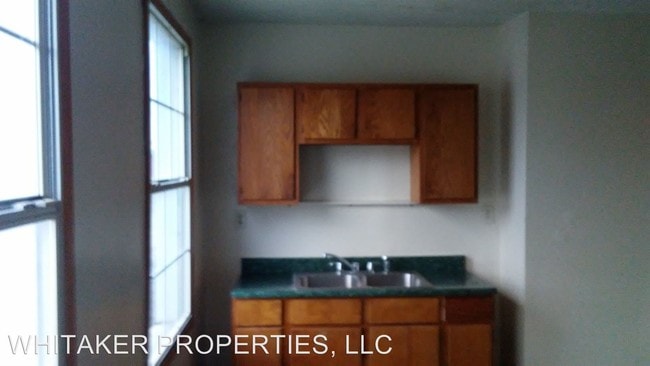 Building Photo - 1049 Parsons Ave