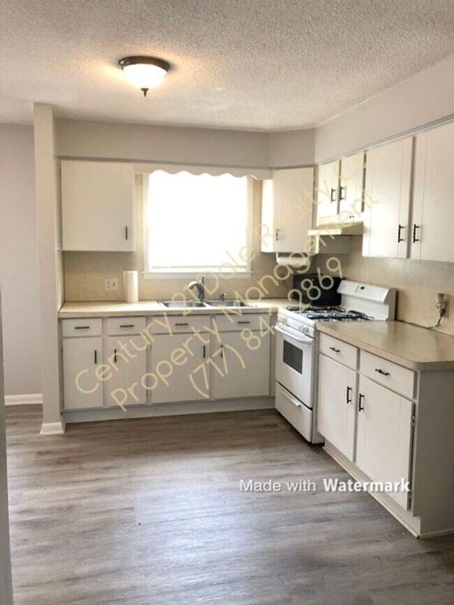 Building Photo - Large 2 Bedroom Home in Dover School District