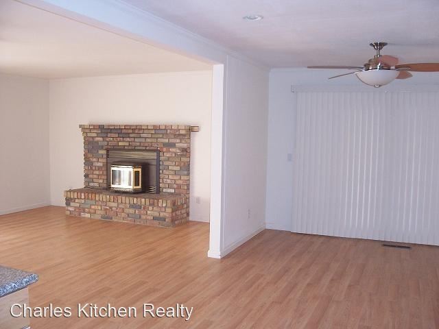 Building Photo - 3 br, 2 bath House - 605 W. Winnie Lane