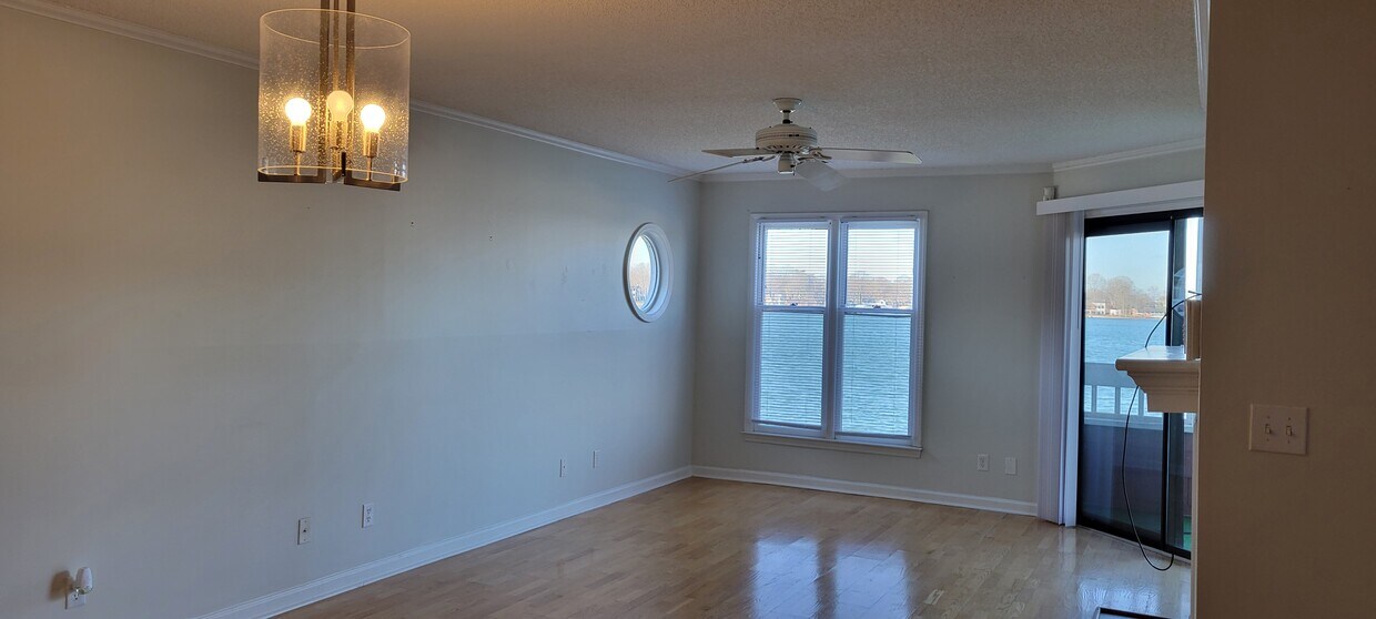 Building Photo - 862 Southwest Dr