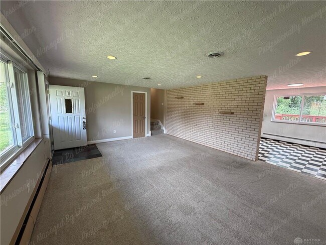 Foto del edificio - 2190 Turnbull Rd