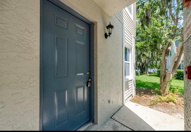 Building Photo - 7246 E Bank Dr