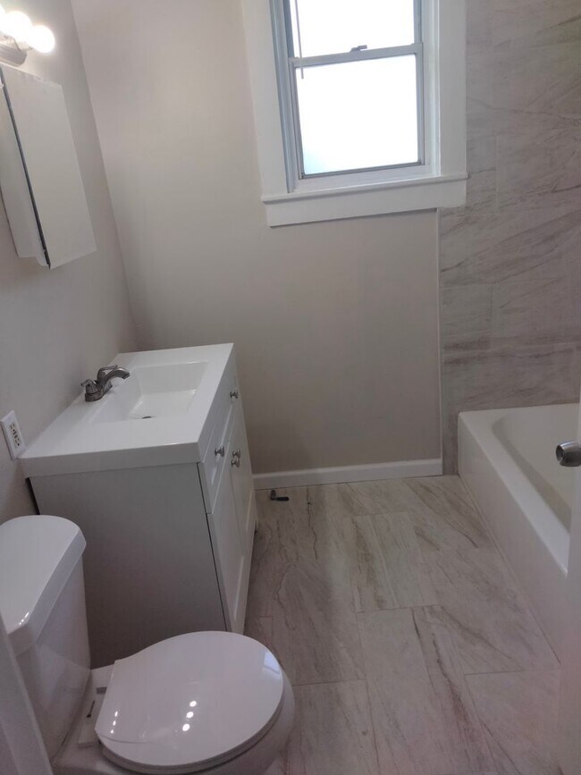 Foto del edificio - 4 Bedroom Single Family Home