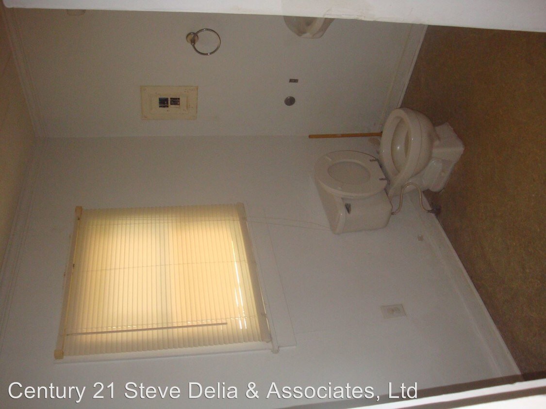 Building Photo - 906 Terry St