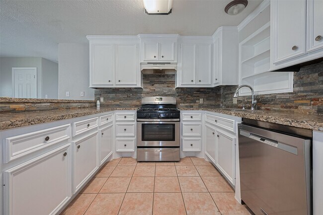 Foto del edificio - 210 N Shirley Ln