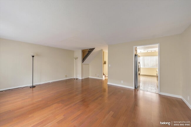 Building Photo - 3025 Kaiser Dr