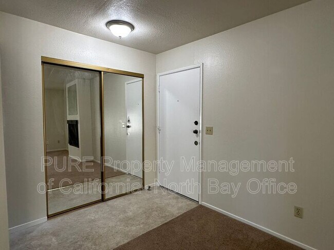 Building Photo - 901-C Joanne Ct