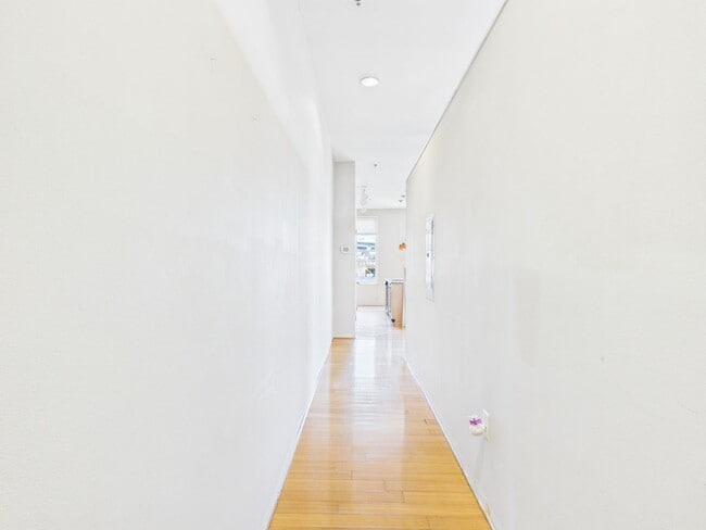 Photo - 1707 East Main Street Apartment