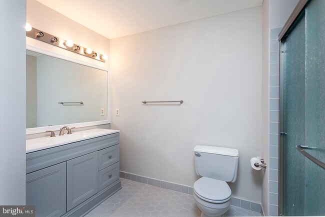 Building Photo - 915 Foxmeadow Dr