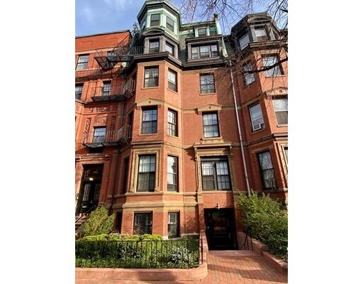 Building Photo - 133 Marlborough St