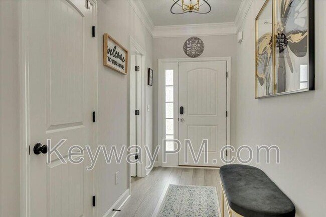 Building Photo - 1044 Mulford Lp