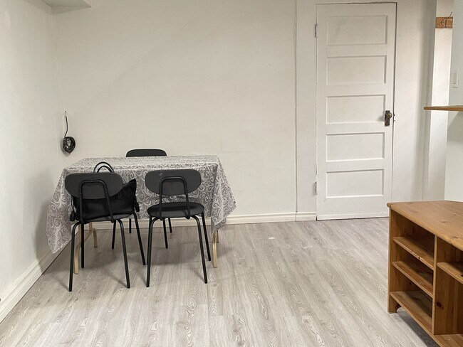 Photo du bâtiment - 2412 E 28th Ave