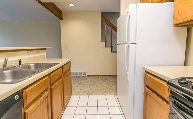 Building Photo - 3073 Fulton Cir