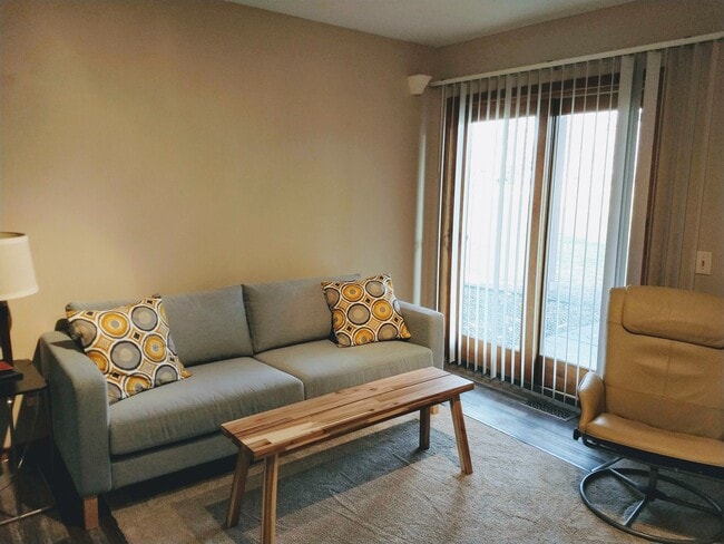 Building Photo - 12536 Parkwood Dr