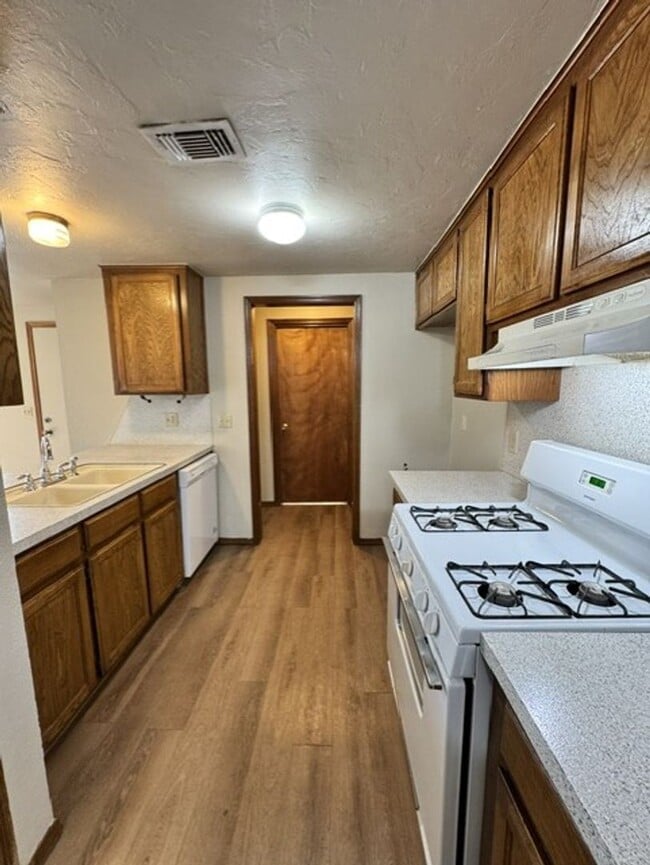 Photo - 2 bed 2 bath in Moore schools! House