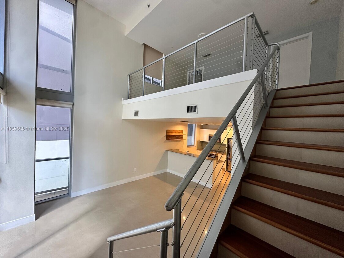 Foto principal - 1050 Brickell Ave