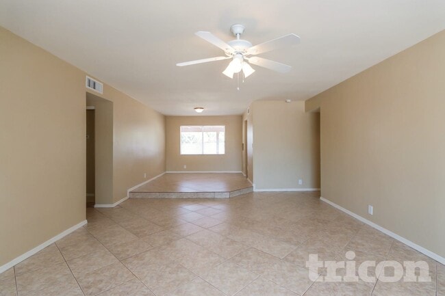 Foto del edificio - 7334 W Carol Ave