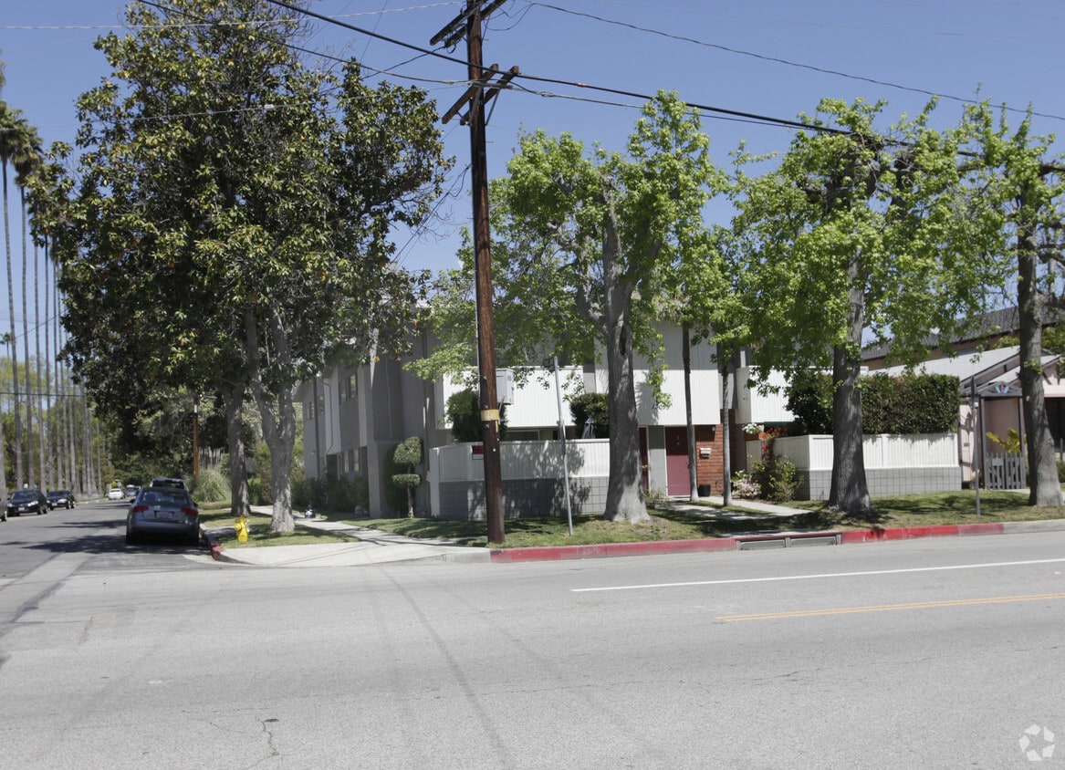 13055 Moorpark St, Studio City, CA 91604 Apartments in Studio City