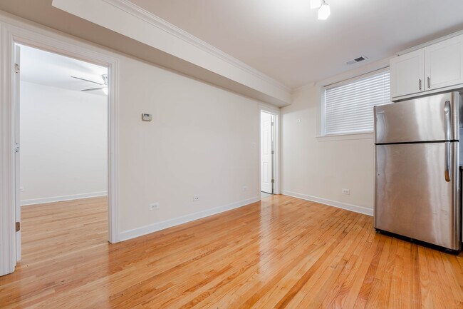 Foto del edificio - 630 W Roscoe St