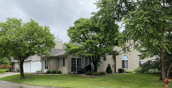 Building Photo - 508 Mission Hills Dr
