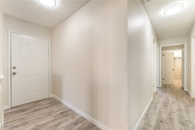 Foto del edificio - 603 Carleton Dr