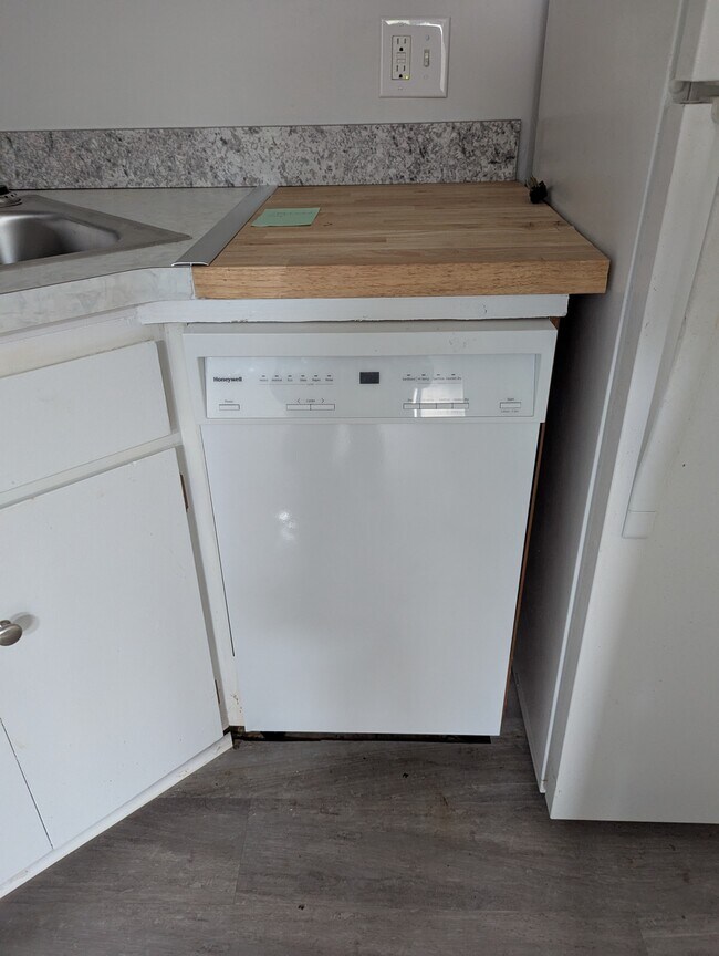 Foto del edificio - 719 Whitcomb St