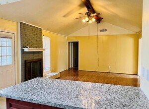Building Photo - 7303 Shiner Ln