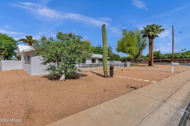 Building Photo - 3660 N 52nd St