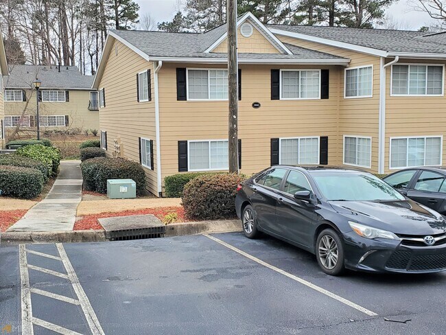 Foto del edificio - 1806 Regency Woods Dr