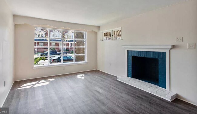 Building Photo - 229 E Fourth street