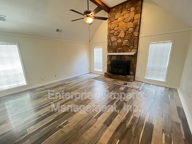 Building Photo - 9161 Gainsborough Dr