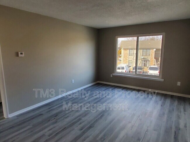 Foto del edificio - 904 S Edgebrook Ln